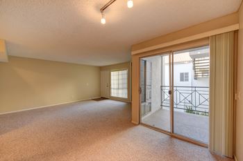 Private balcony/patio